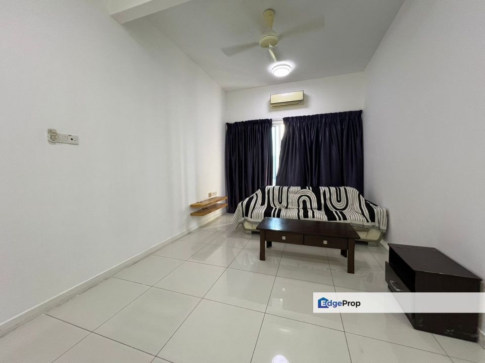 Skypod Residences 1033sf Freehold near IOI Mall Lrt Boulevard Puchong, Selangor, Puchong