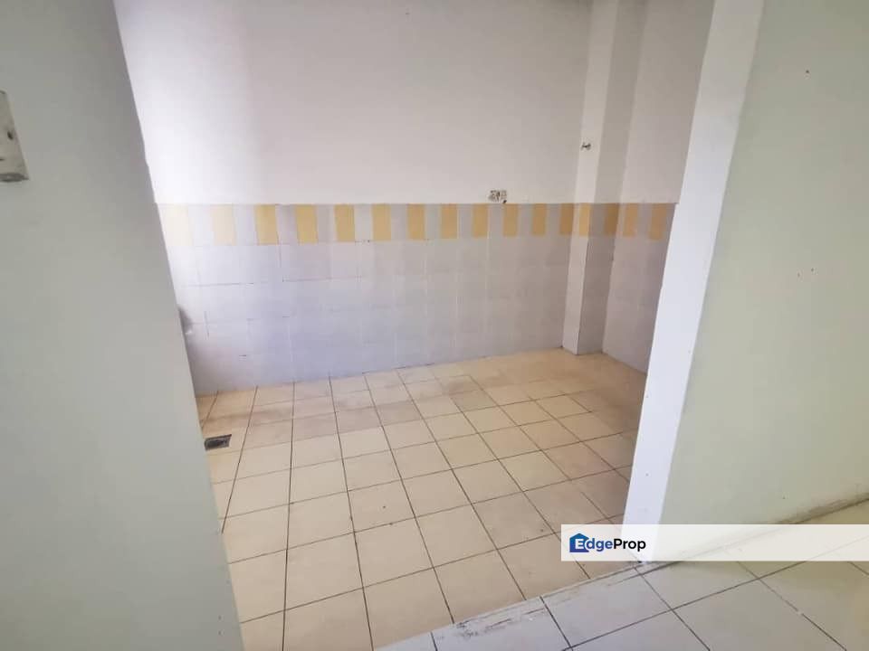 Corner Lot Double Storey Taman Damai Utama 40x75, Selangor, Bandar Kinrara Puchong