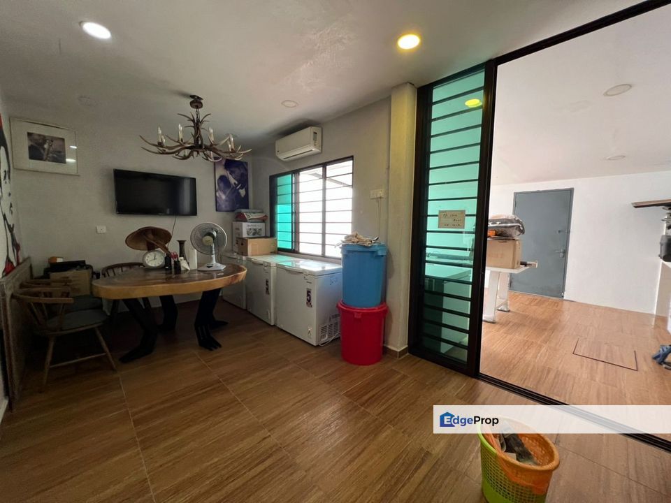 Double Storey Usj 4 Subang Jaya 24x75 Freehold Gated Guarded, Selangor, USJ