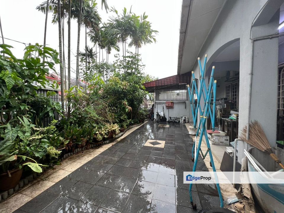 End Lot Double Storey 32x70 Extended Usj 11 Subang Jaya, Selangor, Subang Jaya