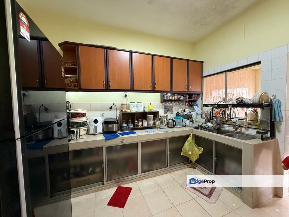 Bandar Puchong Jaya Jalan Merak Double Storey 20x75 Freehold, Selangor, Puchong
