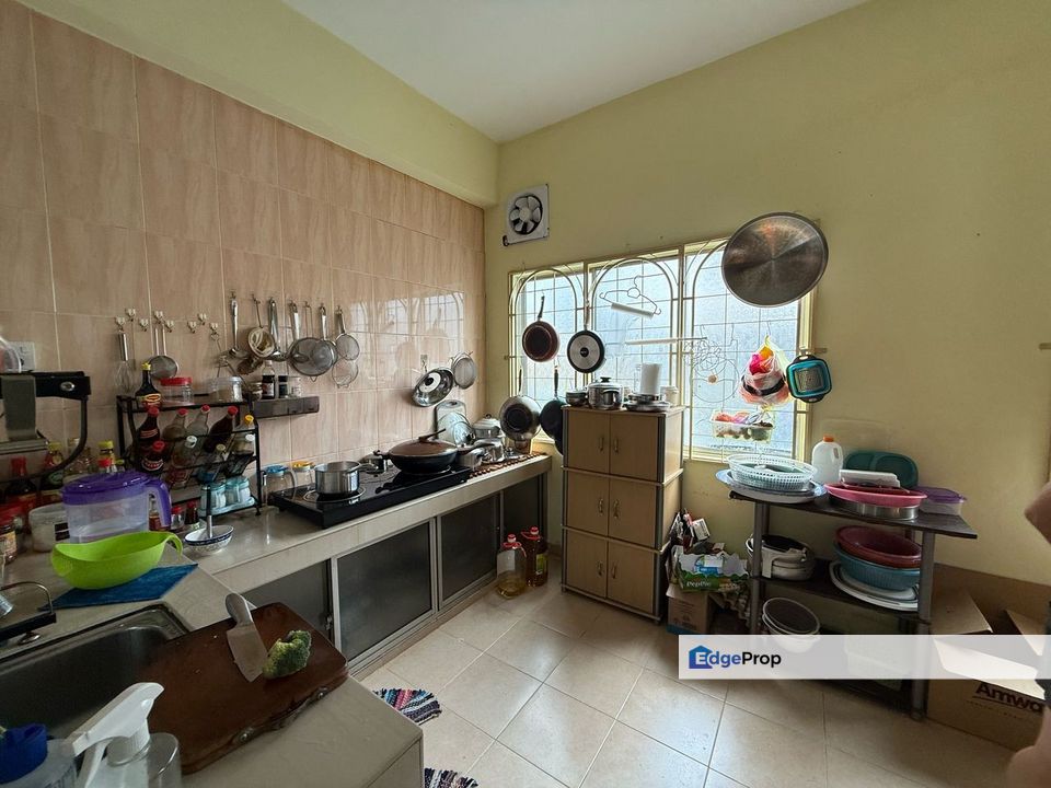 Bandar Puchong Jaya Jalan Merak Double Storey 20x75 Freehold, Selangor, Puchong