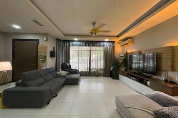Double Storey Bandar Puteri 11 Renovated 