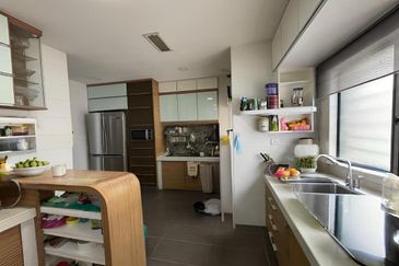 Double Storey Bandar Puteri 11 Renovated 