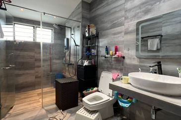 2 Sty Bandar Puteri 6 Zarra Renovated 22x75