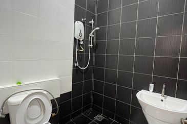 2 Sty Bandar Puteri 6 Zarra Renovated 22x75