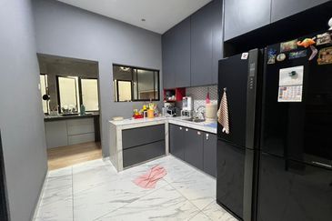 2 Sty Bandar Puteri 6 Zarra Renovated 22x75