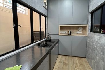 2 Sty Bandar Puteri 6 Zarra Renovated 22x75