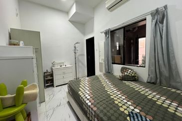 2 Sty Bandar Puteri 6 Zarra Renovated 22x75