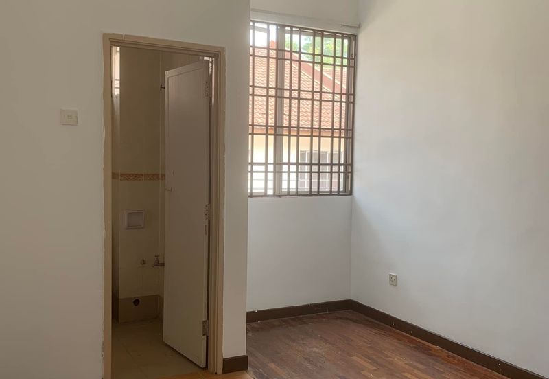 Double Storey Bandar Puteri 8 Puchong 22x75 