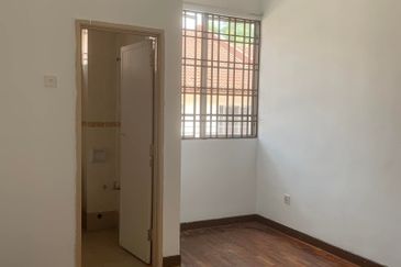 Double Storey Bandar Puteri 8 Puchong 22x75 