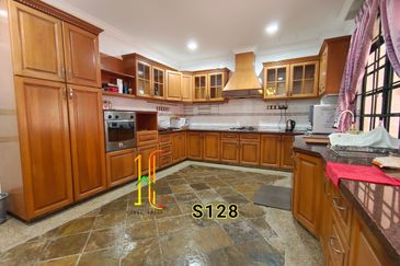 [FULLY RENO & EXTENDED] Kota Kemuning Bungalow landscaped with fish pond RM3.2M Shah Alam