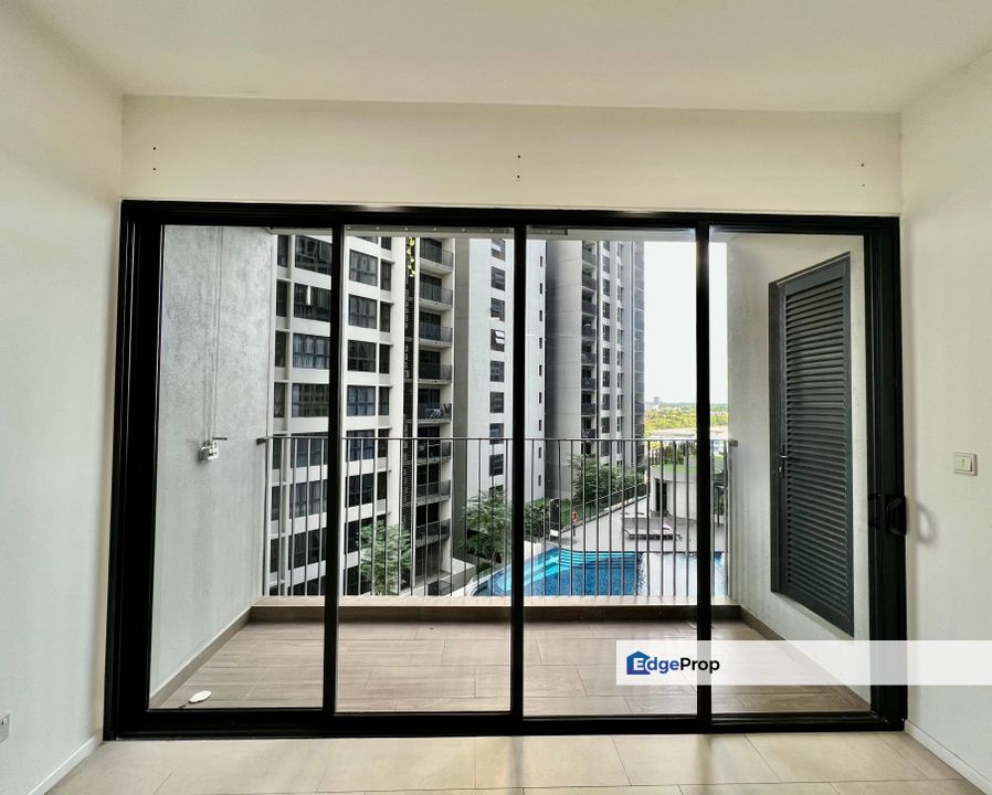 Geo Bukit Rimau 3R2B [FULLY FURNISHED ALL NEW] RM2200 Facing Pool View Shah Alam, Selangor, Shah Alam