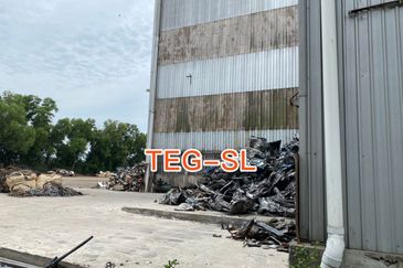 West Port, Pulau Indah