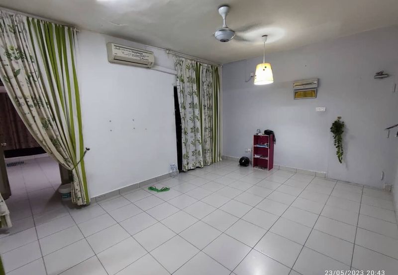 Pangsapuri Akasia, Bandar Botanic