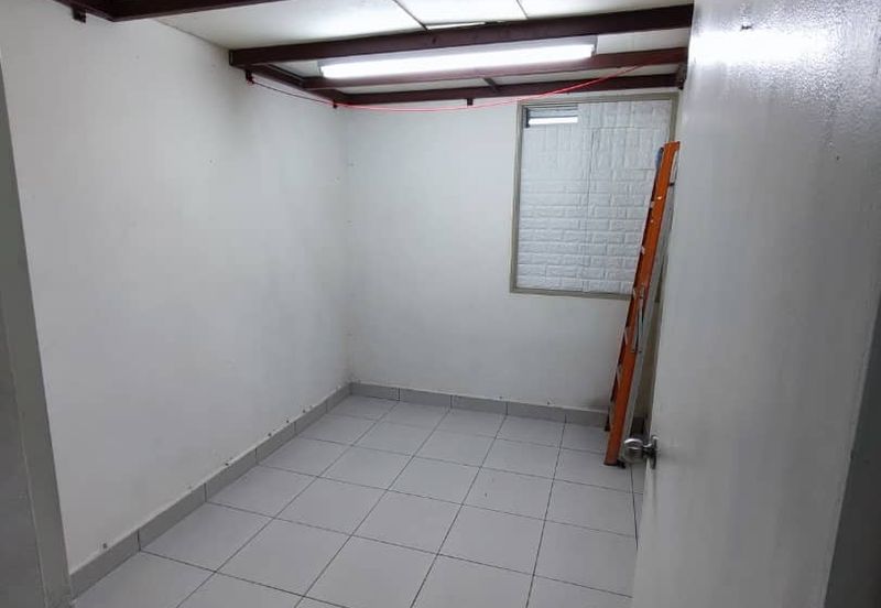 Pangsapuri Akasia, Bandar Botanic