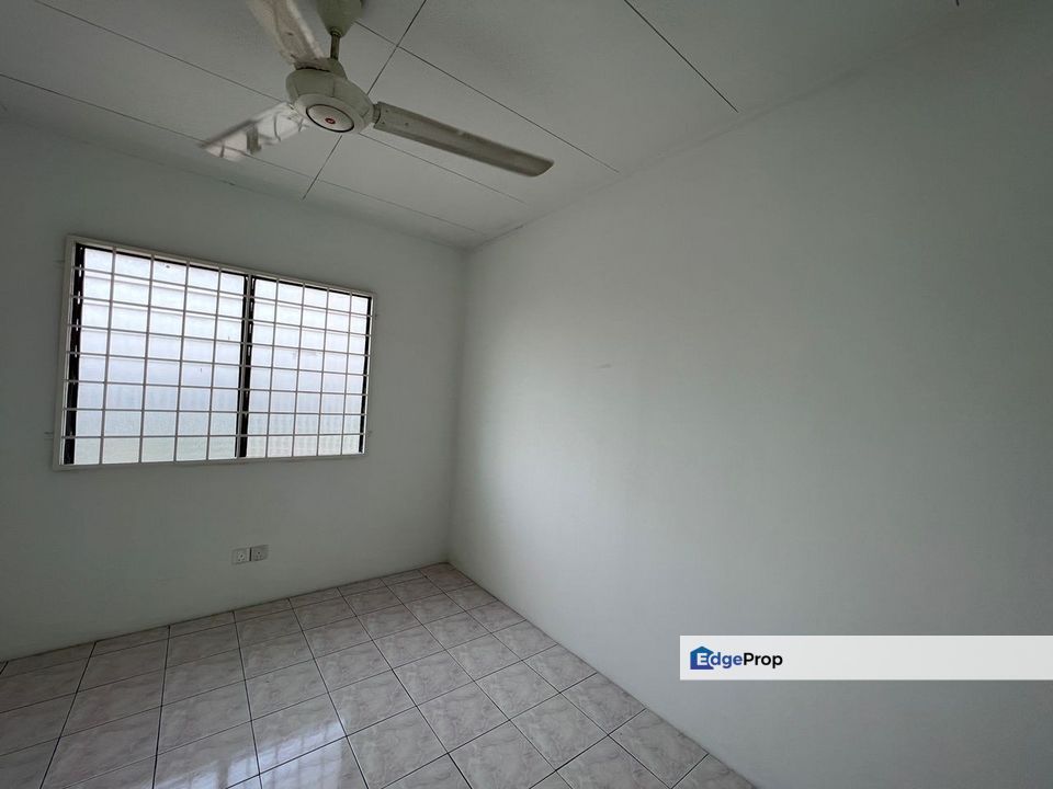 NEWLY Refurbished & Well Maintained Low Cost Flat in Pangsapuri Pendamar A Port Klang RM170K 3R2B, Selangor, Port Klang