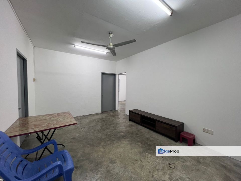 [FULL LOAN] 1st Floor Bandar Bukit Tinggi Port Klang NEWLY RENOVATED RM205,000 ONLY , Selangor, Bandar Botanic/Bandar Bukit Tinggi