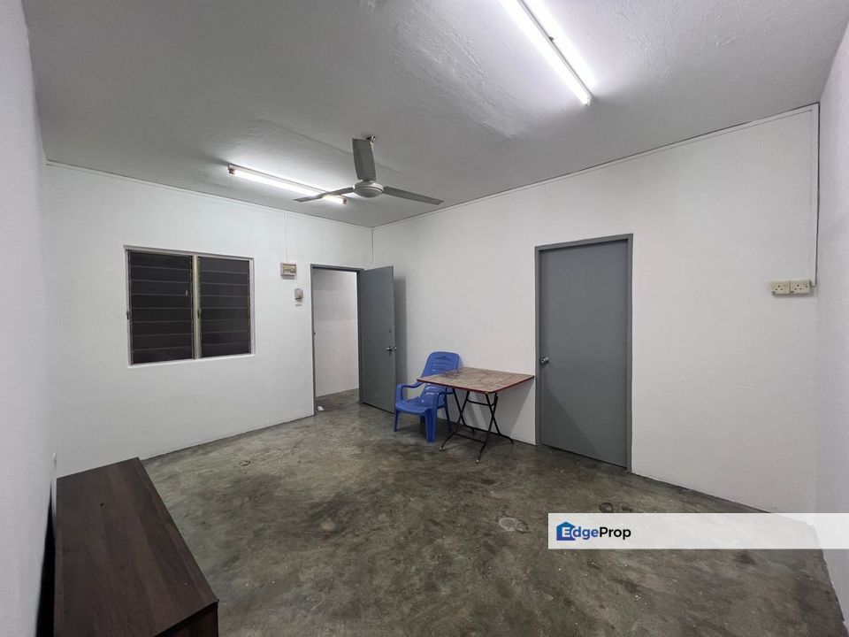 [FULL LOAN] 1st Floor Bandar Bukit Tinggi Port Klang NEWLY RENOVATED RM205,000 ONLY , Selangor, Bandar Botanic/Bandar Bukit Tinggi