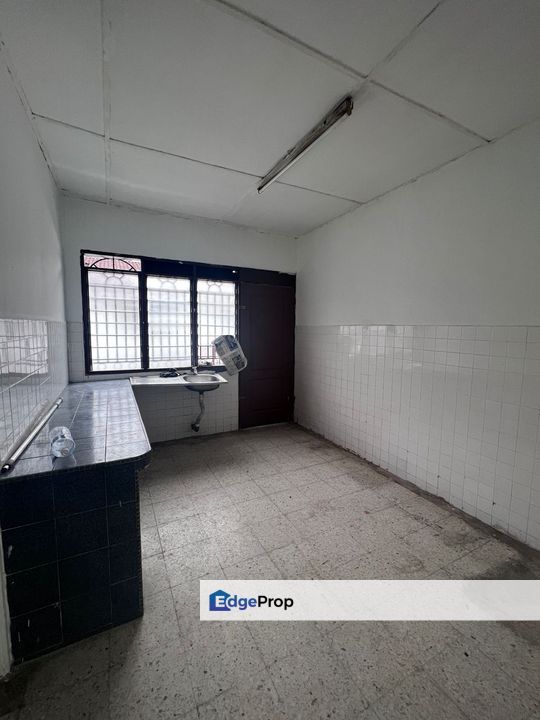 1 STY Dato Abdul Hamid Taman Sentosa Klang 3R2B Well maintained [NEWLY Refurbished] RM1000 ONLY!, Selangor, Klang