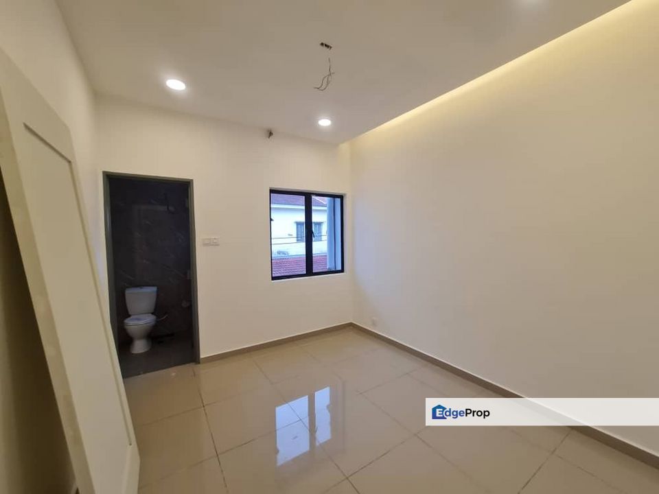 [Fully Renovated] 2 STY Bandar Puteri Klang 4R3B 22x75sqft 100% LOAN, Selangor, Klang