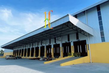 West Port, Pulau Indah