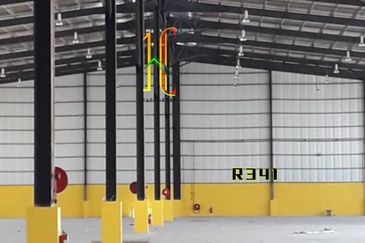 West Port, Pulau Indah