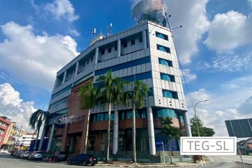 Kristal Klang Commercial Centre