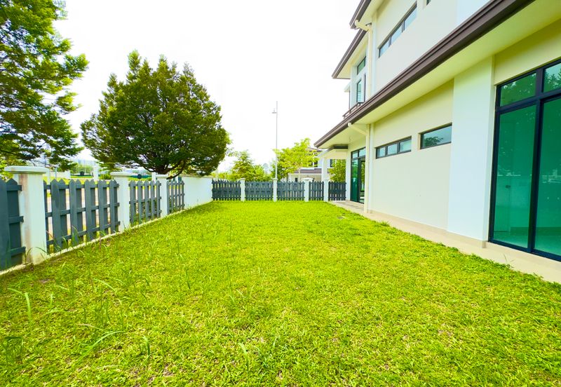 Tenderfields @ Eco Majestic