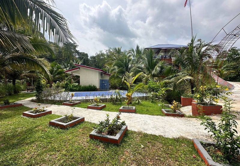 Resort/Chalet Air Terjun Sungai Sendat Ulu Yam Batang Kali