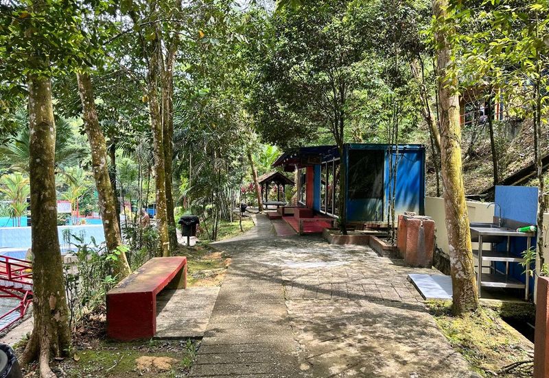 Resort/Chalet Air Terjun Sungai Sendat Ulu Yam Batang Kali