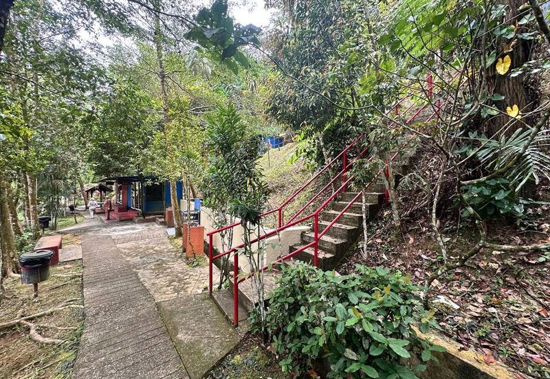 Resort/Chalet Air Terjun Sungai Sendat Ulu Yam Batang Kali