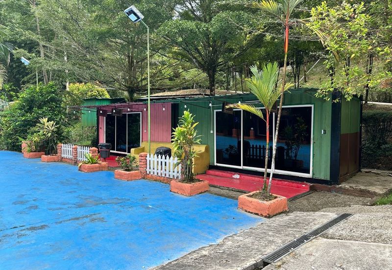 Resort/Chalet Air Terjun Sungai Sendat Ulu Yam Batang Kali