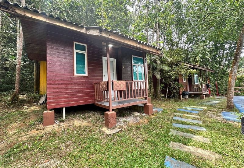 Resort/Chalet Air Terjun Sungai Sendat Ulu Yam Batang Kali