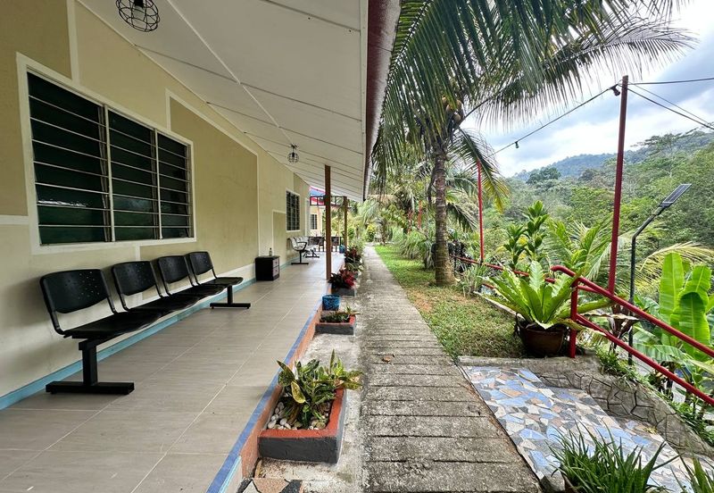 Resort/Chalet Air Terjun Sungai Sendat Ulu Yam Batang Kali