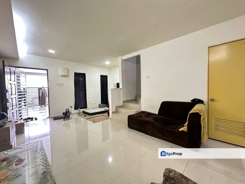 RENOVATED LOW COST TERRACE HOUSE AT TAMAN KANTAN PERMAI KAJANG, Selangor, Kajang