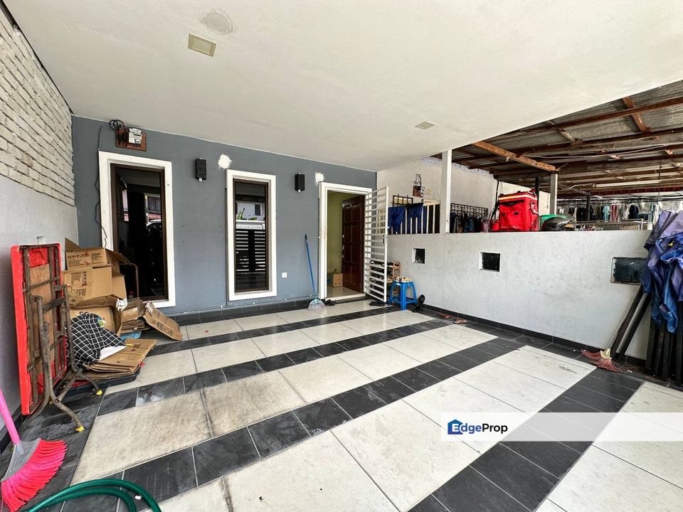RENOVATED LOW COST TERRACE HOUSE AT TAMAN KANTAN PERMAI KAJANG, Selangor, Kajang