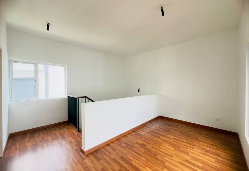 Hazelton @ Eco Forest 3