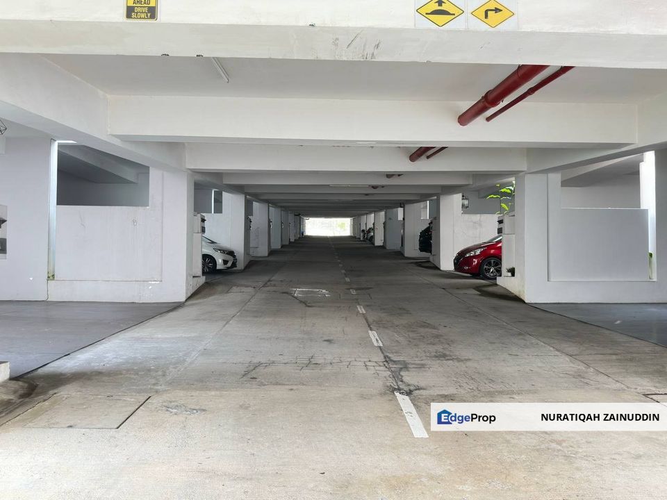 RENOVATED WITH ID 16 QUARTZ MELAWATI 3-STOREY COURTYARD VILLA TAMAN MELAWATI, Selangor, Taman Melawati