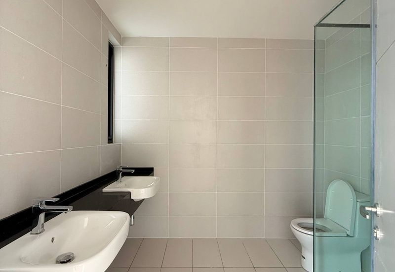 East 57 (Residensi Laman Timur)