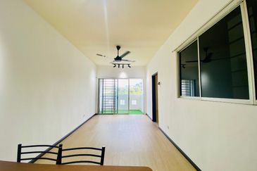 Residensi Bistaria, Ukay Bistari