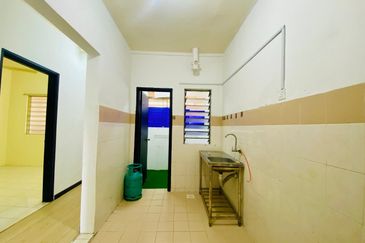 Residensi Bistaria, Ukay Bistari