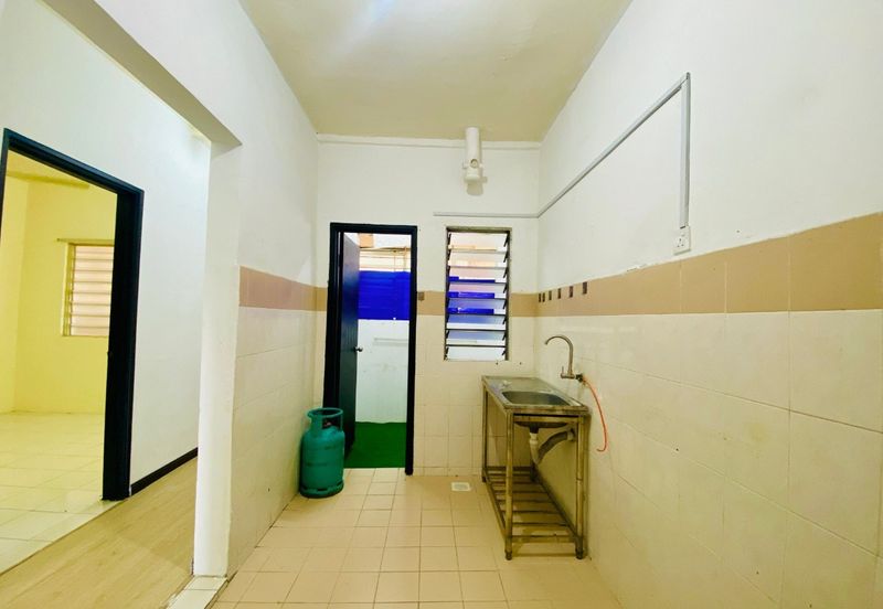 Residensi Bistaria, Ukay Bistari