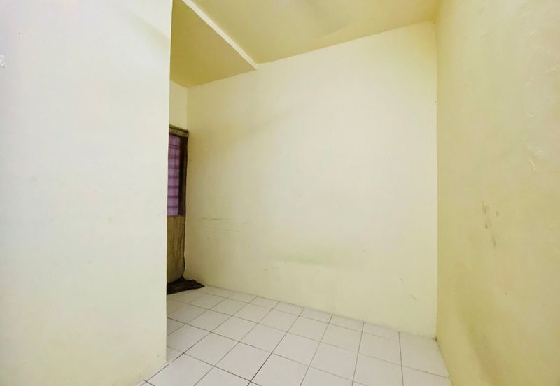 Residensi Bistaria, Ukay Bistari