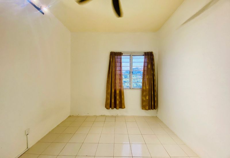 Residensi Bistaria, Ukay Bistari