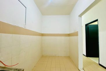 Residensi Bistaria, Ukay Bistari