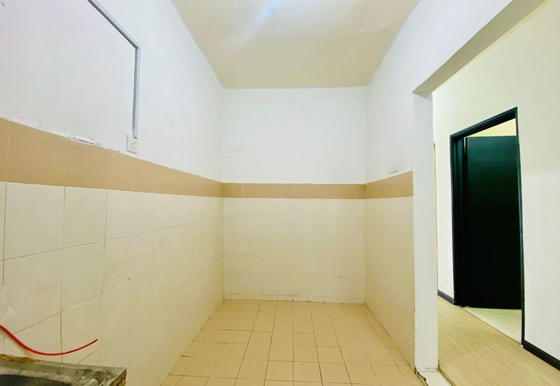 Residensi Bistaria, Ukay Bistari