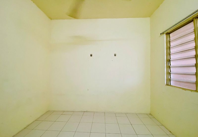 Residensi Bistaria, Ukay Bistari