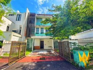 4600 sqft | 3 Storey, Semi-D Villa Laman Cahaya, Taman Tun Dr Ismail ...