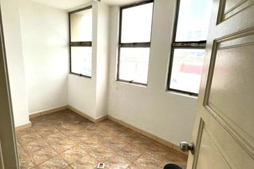 CORNER Commercial Shop Office Subang Square Corporate Tower SS15